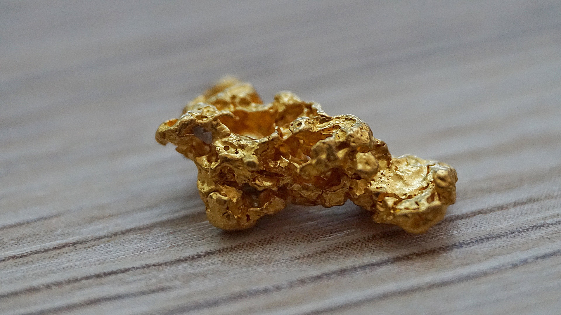 Хто має право видобувати українське золото?