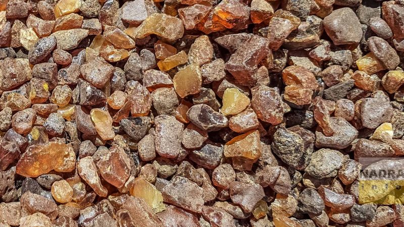 Бурштин, пісок, граніт, вугілля, андезит: 27 лютого зі знижкою розіграють 6 спецдозволів