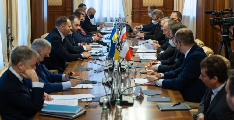 Польські компанії хочуть долучитися до розробки українських вуглеводнів і кольорових металів