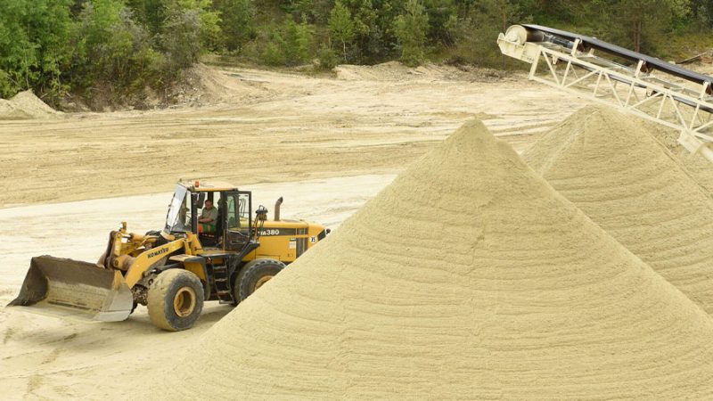 ПБГ «Ковальська» надала 5 тисяч тонн піску для захисту енергетики Львівщини
