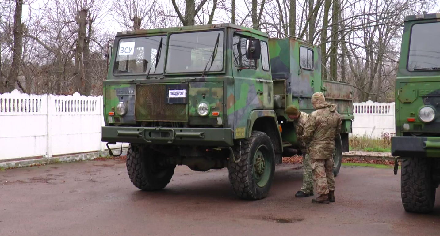 Група COMSPEC закупила і передала для потреб ЗСУ військові вантажівки