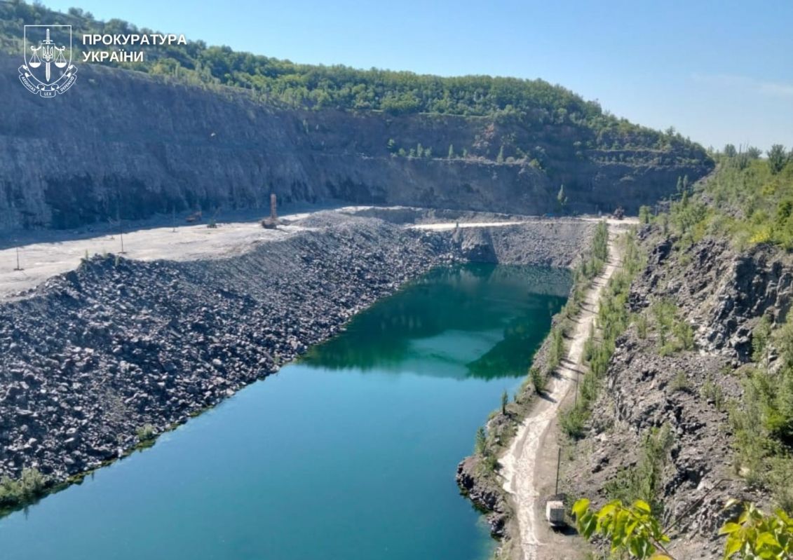 ОГП: Викрито незаконний видобуток 42 тис. тонн мігматиту