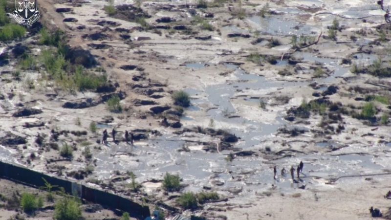 ОГП: Посадовець Держгеонадр міг сприяти незаконному видобутку бурштину