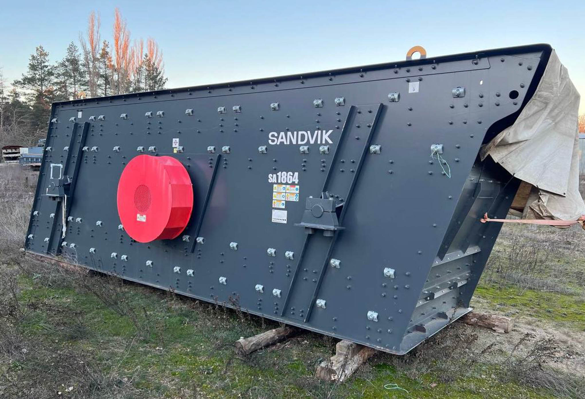 Дробарно-сортувальне обладнання: в Одеській області продають двостадійний завод SANDVIK