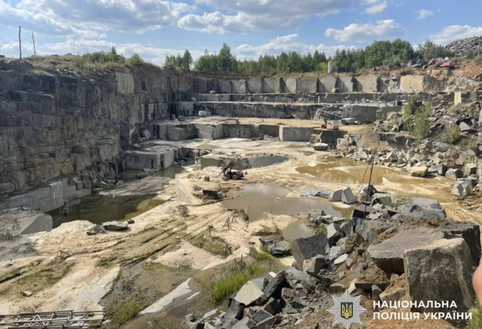 Видобувні махінації на Малинщині – поліція каже про 12 млн грн збитків