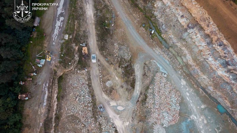 Цеолітовому заводу закидають незаконний видобуток – хто під підозрою?