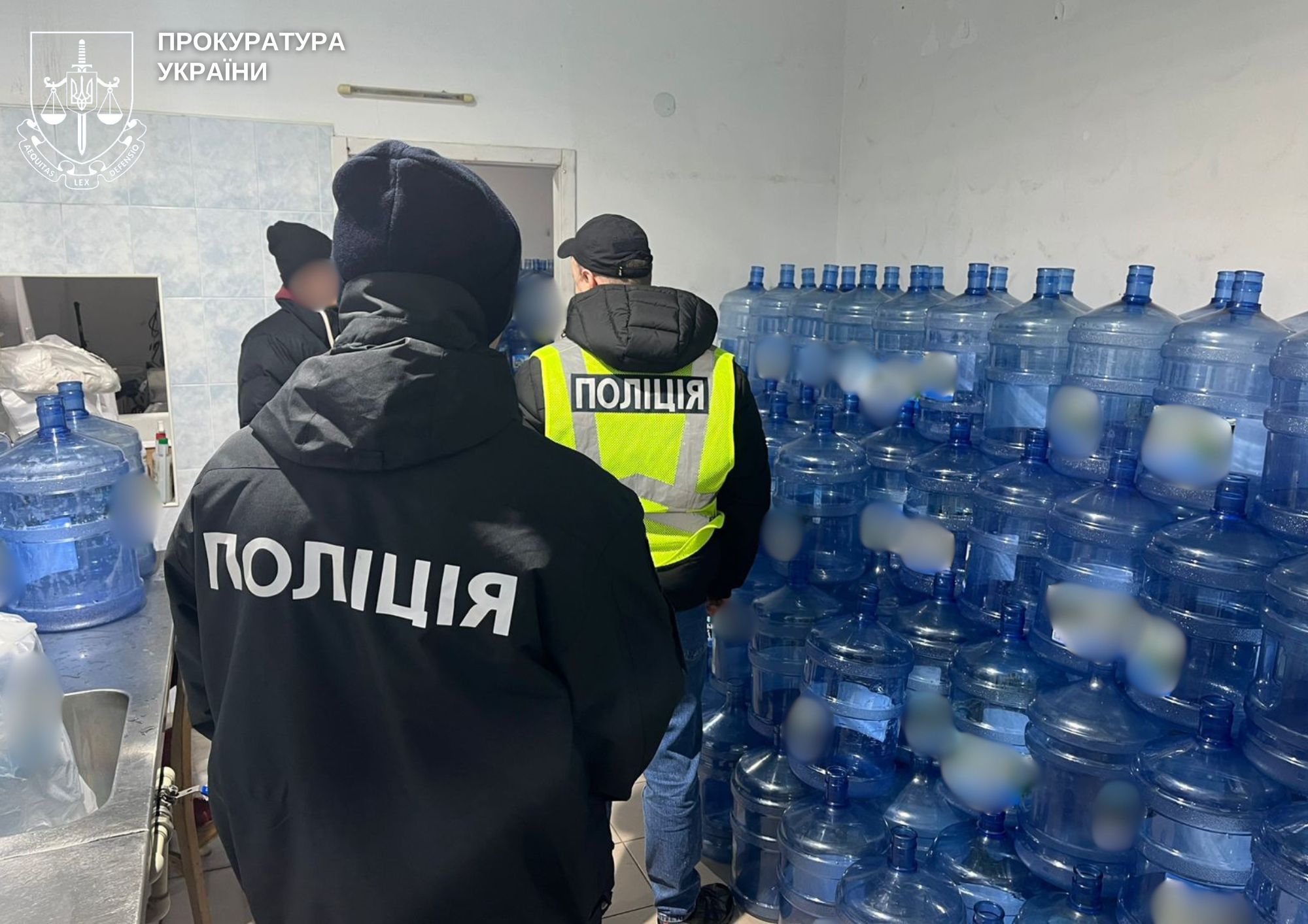 Незаконно видобували воду на продаж: на Житомирщині судитимуть трьох ділків