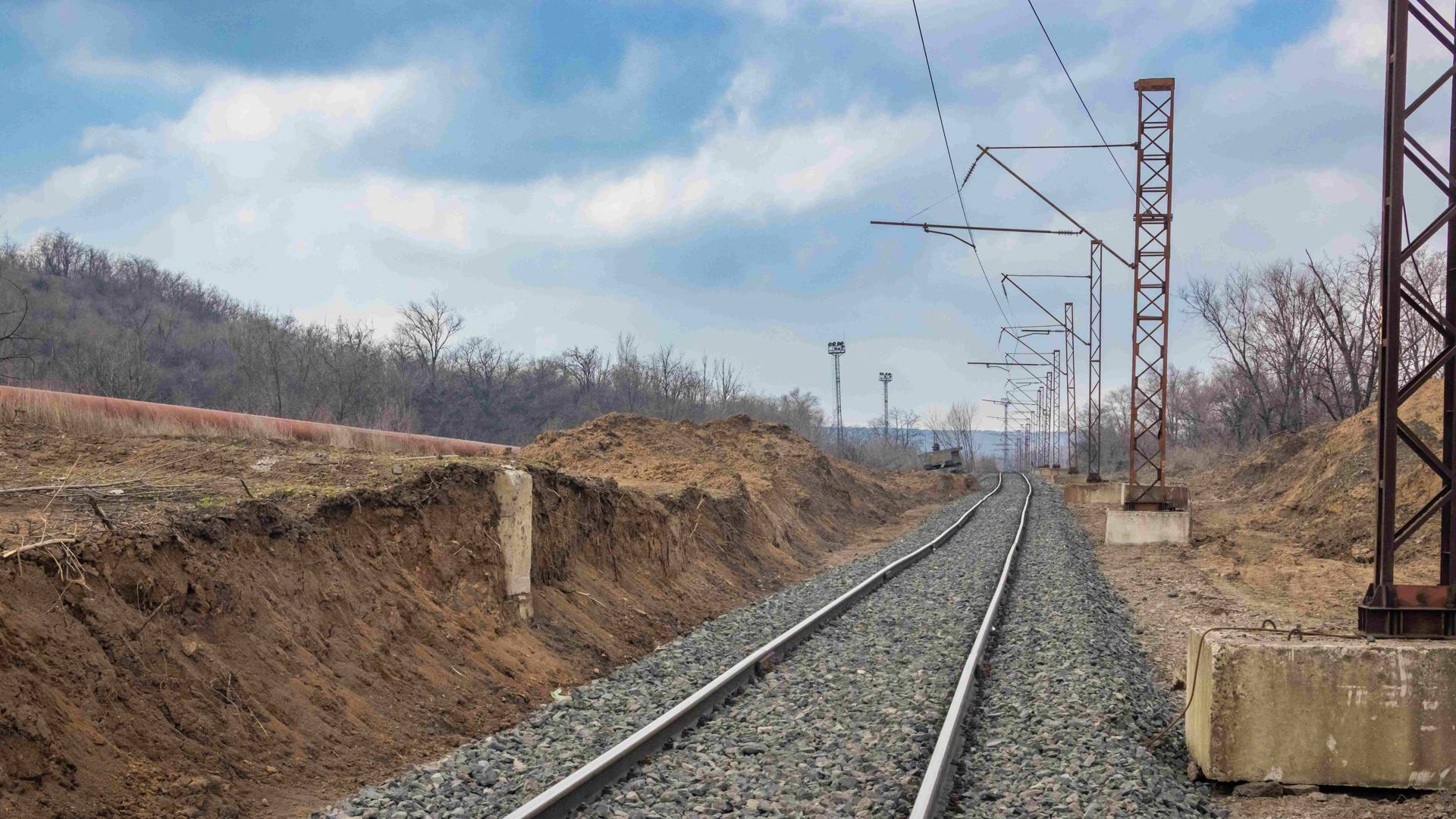 Північний ГЗК власними силами електрифікував ділянку залізниці