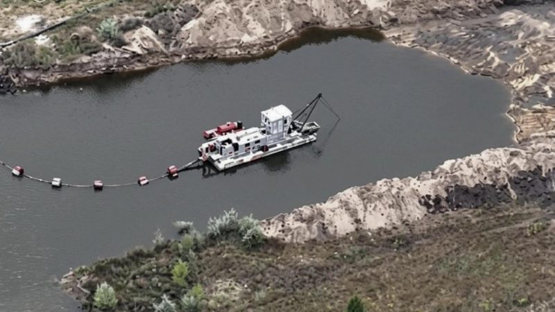 Викрито масштабне незаконне видобування піску з Дніпра