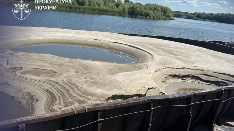 Річковий пісок на мільйони: у справі видобутку з Десни – новий обвинувачений