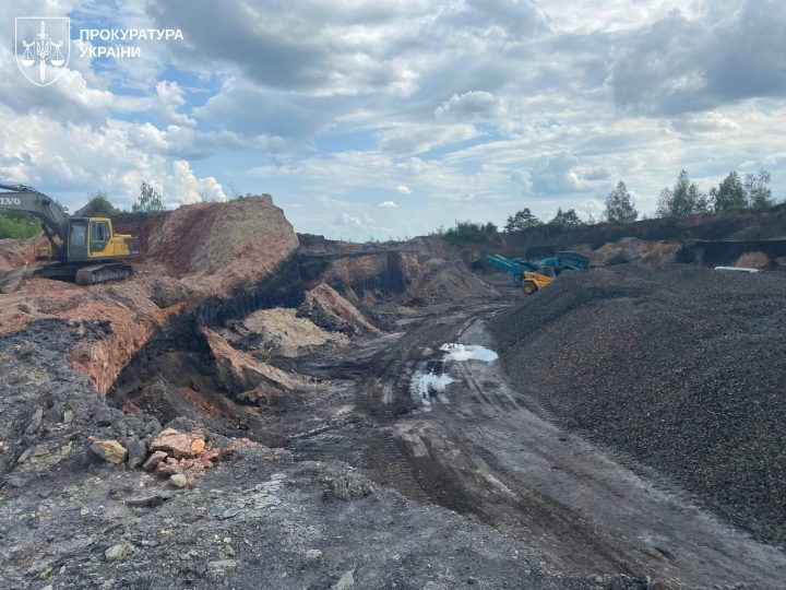 Взяли 105 тисяч тонн під виглядом дослідно-промислової розробки – в ОГП викрили розкрадання надр