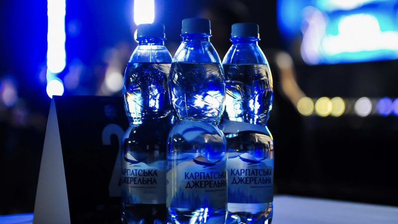 Виробники «Карпатської джерельної» і Aqua Karpaty змінили етикетки на вимогу АМКУ (LIGA.net)