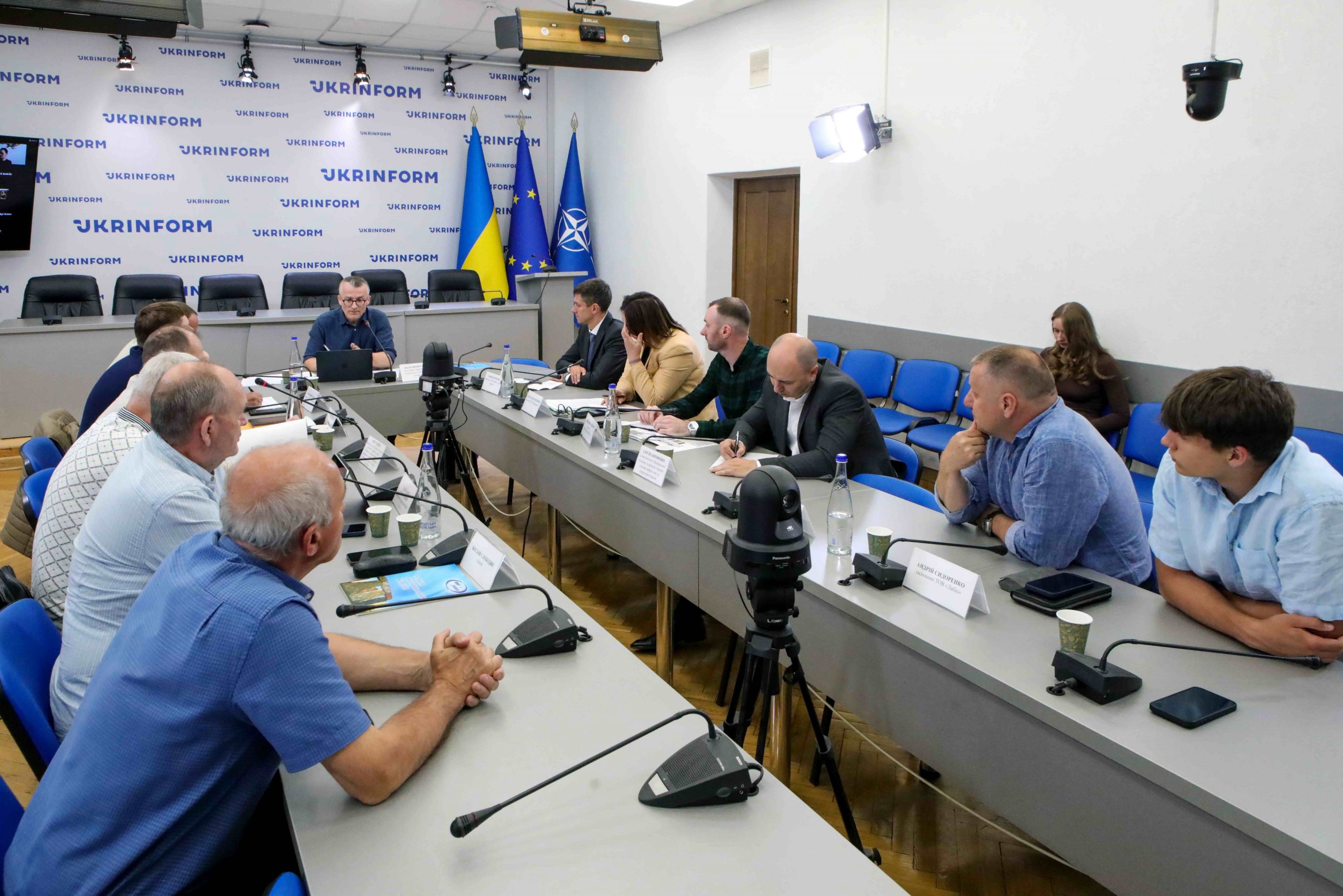 Розкіш лобізму: хто і що стоїть за митом на лабрадорит і граніт