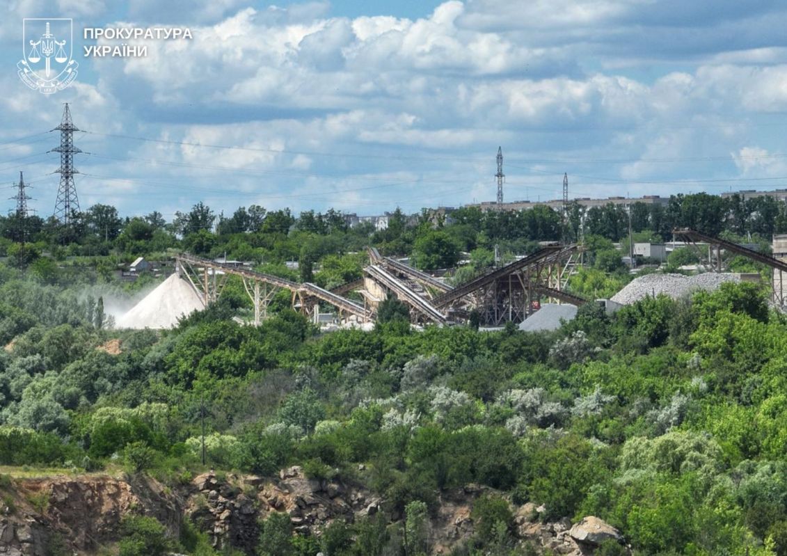 Понад 1,2 млрд грн збитків: ліквідатору щебеневого карʼєру оголосили підозру