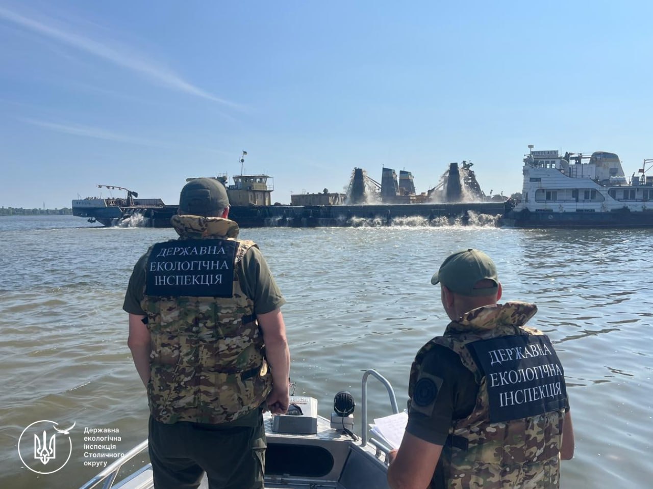 ДЕІ перевіряє видобування піску з Дніпра та Десни на Київщині